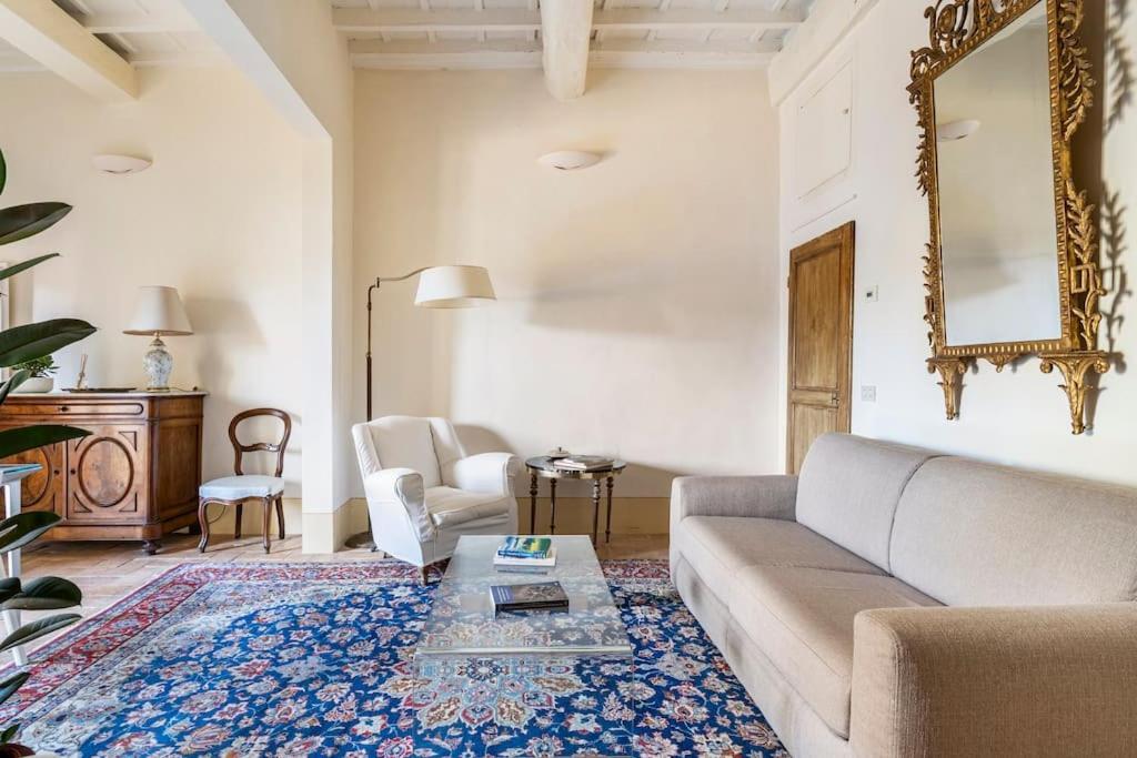Relax Like Home, Piazza Santa Croce, With Balcony *