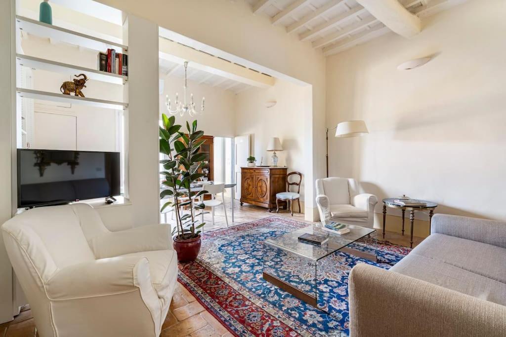 Relax Like Home, Piazza Santa Croce, With Balcony Apartamento *