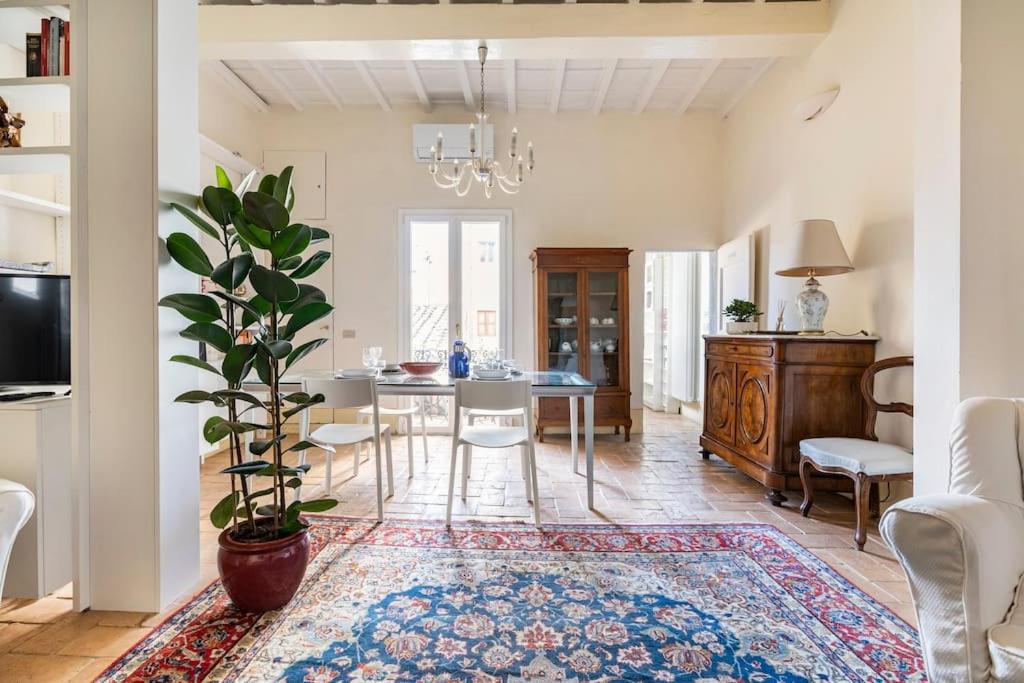 Relax Like Home, Piazza Santa Croce, With Balcony Florencia