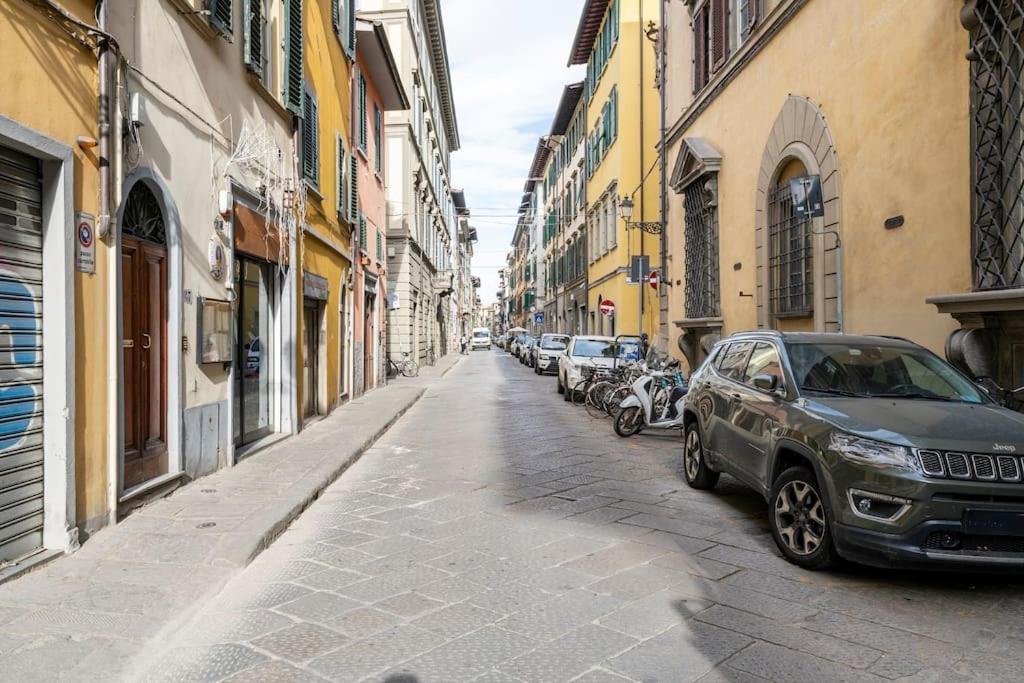Relax Like Home, Piazza Santa Croce, With Balcony Apartamento *